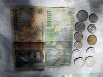 Vand bancnote si monede vhechi.