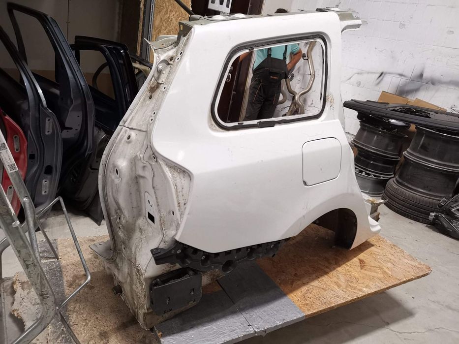 Aripa Dreapta Spate Cu Lonjeron Si Oala Dacia  Logan 2 2013 2014 2015