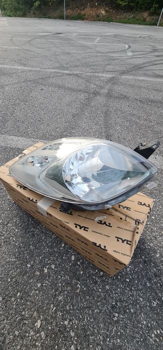 Faruri Toyota Yaris 2007