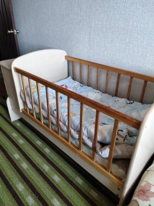 Детская кроватка