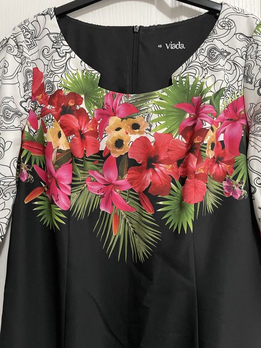 Rochie cu flori pentru ocazii speciale