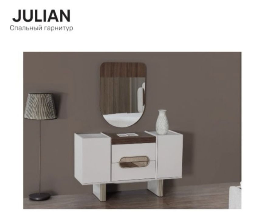 Продам туалетный столик