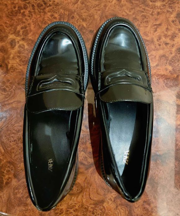 Черные кожаные туфли Zara 40 размер (мокасины)
