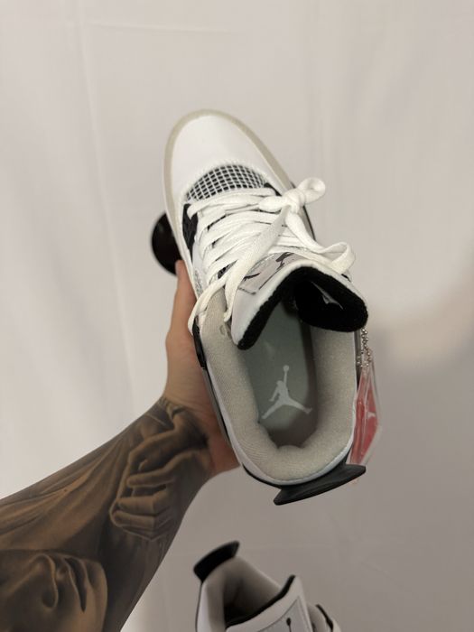 Adidasi Jordan 4 military black 40,41,43