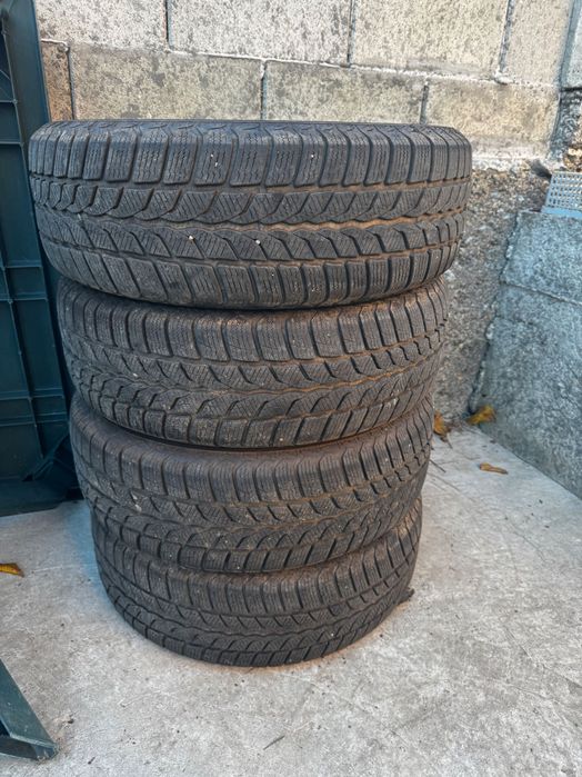Зимни гуми 215/65/16