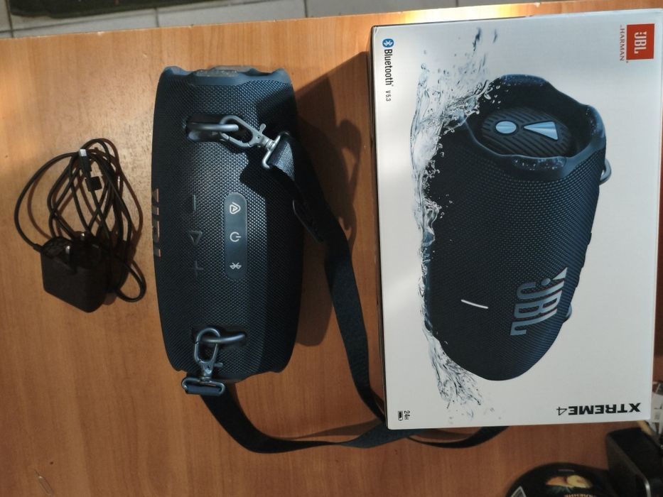 Портативная колонка JBL Extreme 4