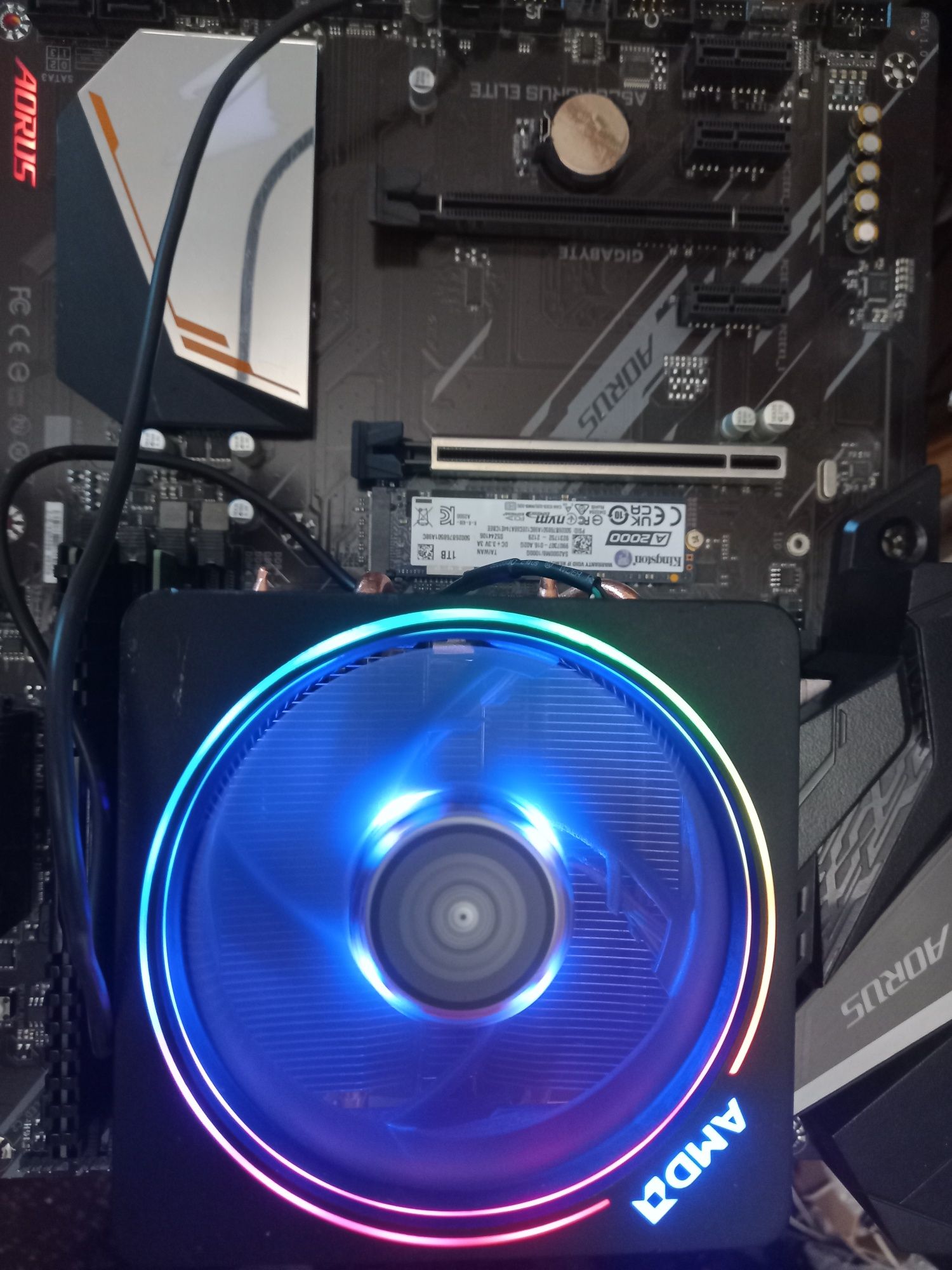 Дъно Gigabyte A520 AORUS + AMD Ryzen 7 3700x +16gb ddr4+1Tb ssd AM4