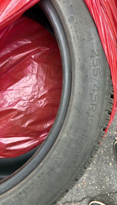 Anvelope Iarna 255 45 19 SET