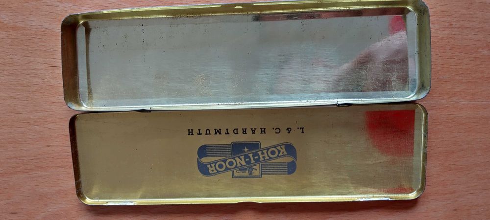 Стара метална кутия за моливи KOH-I-NOOR