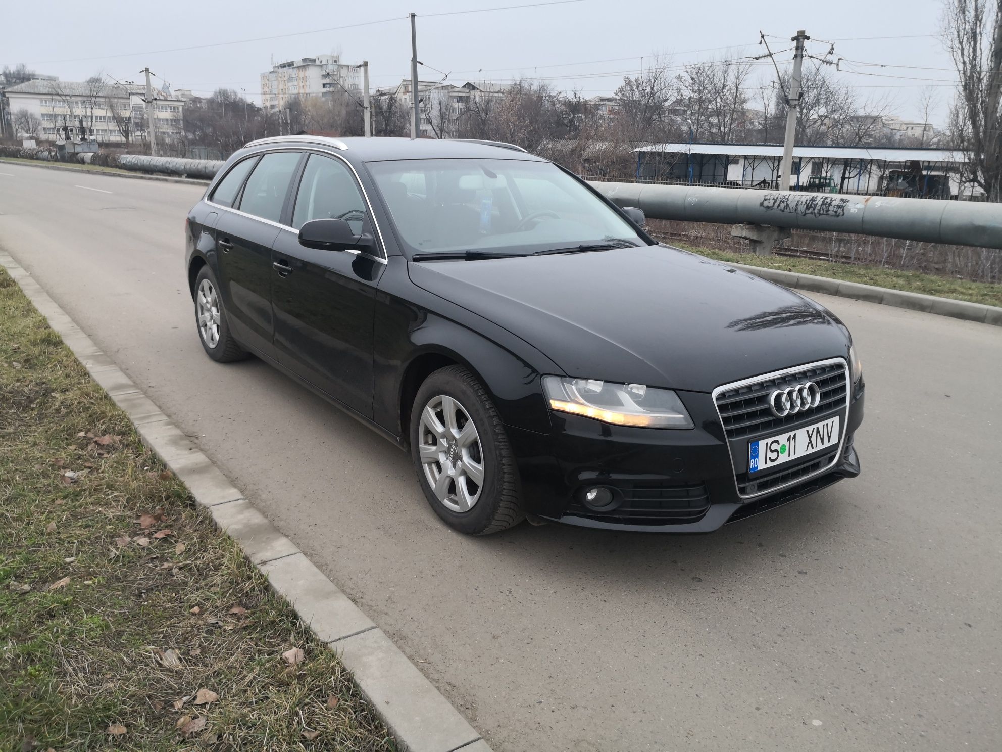 Vând Audi A4 B8 2011