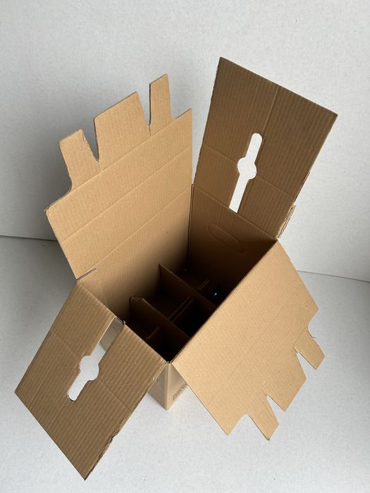 Vand cutii de carton de orice dimensiune