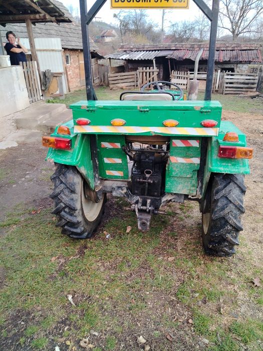 Vând tractor 20 cp