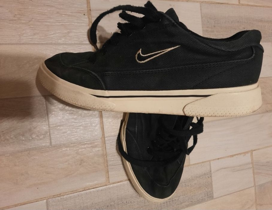 Adidasi Nike mărimea 41