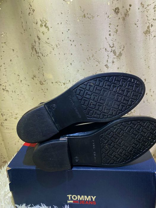 Tommy Hilfiger marime 40