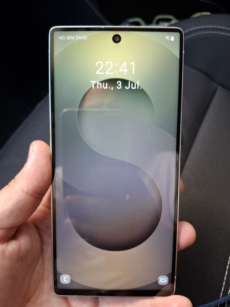 Vând Samsung S25 ultra nou