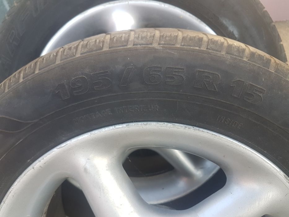 Vand cauciucuri stare foarte bună