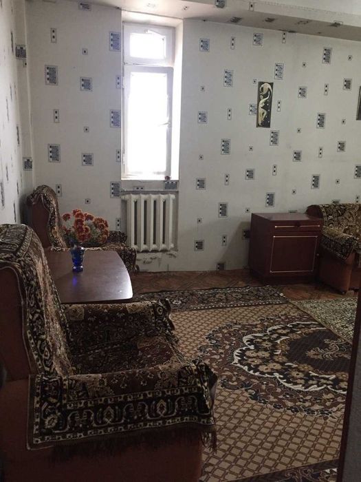 Продаётся в Ташкенте своя однокомнатная переделанная в 2-х. 1/2 /3 /12