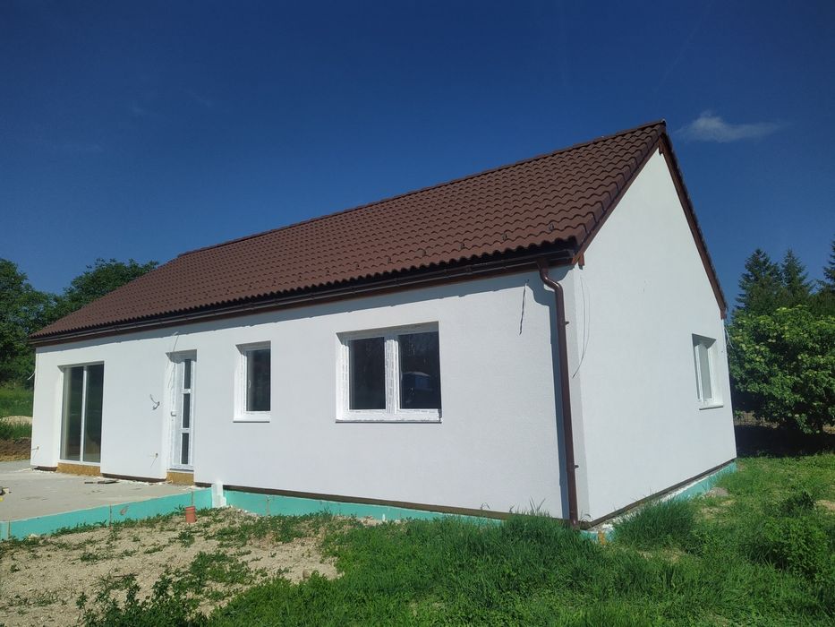 Executam case modulare la cheie