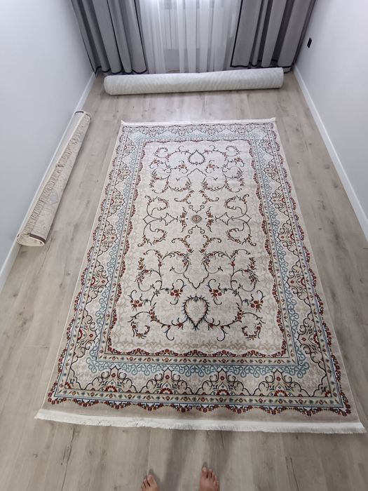 Ковры новые каждая 12 000 есть