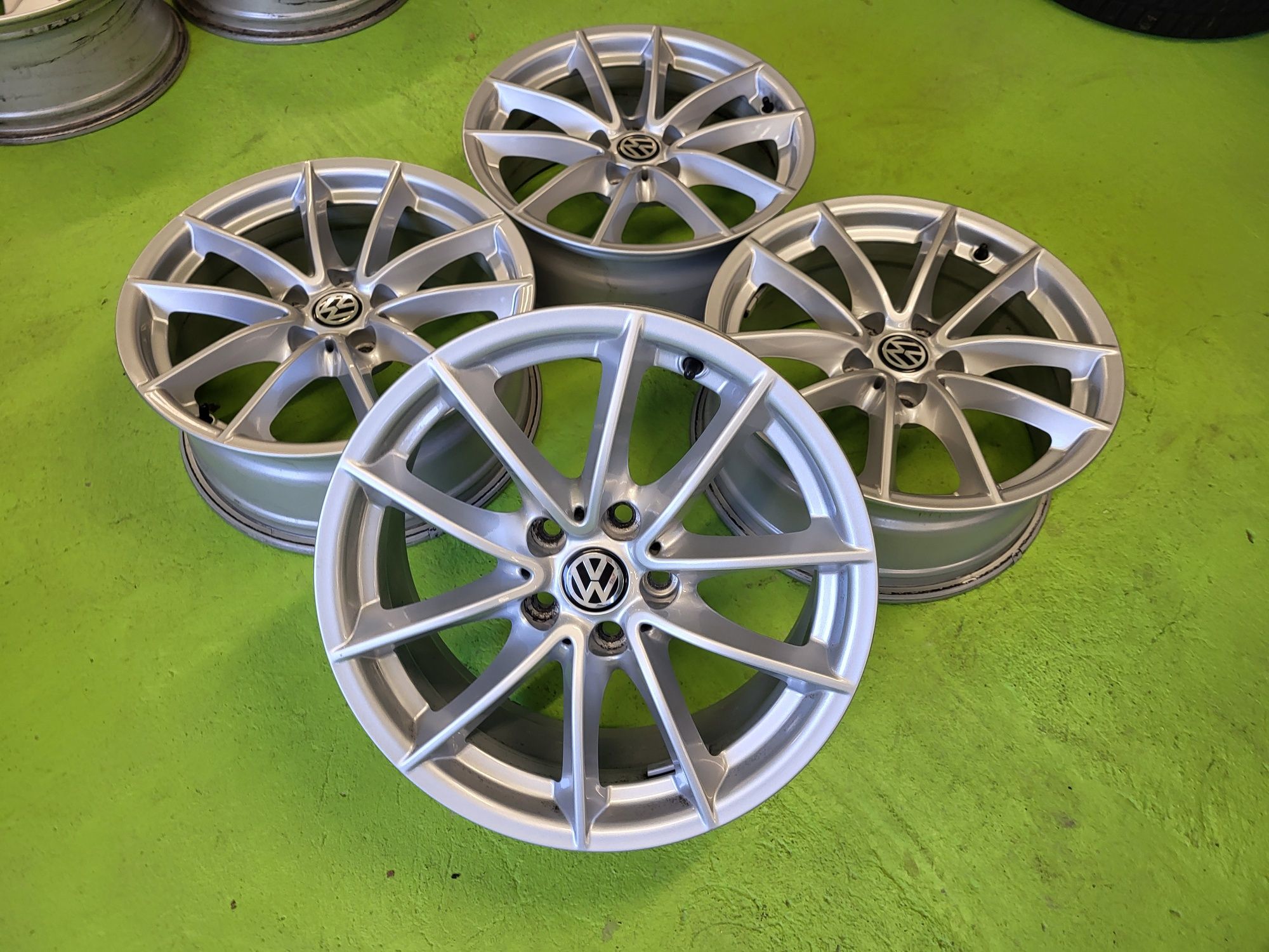 17 5x112 Vw Passat Touran Caddy Audi A4 A5 A6 5х112