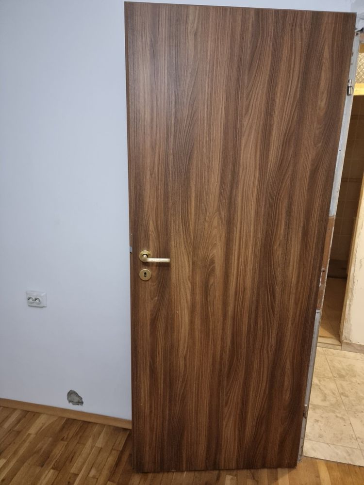 Интериорни врати