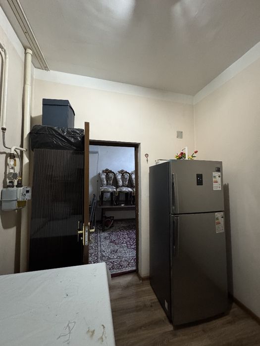 Sergeli 6A 2 xona 56kv 2-etaj mebel texnikasi bilan SOTILADI