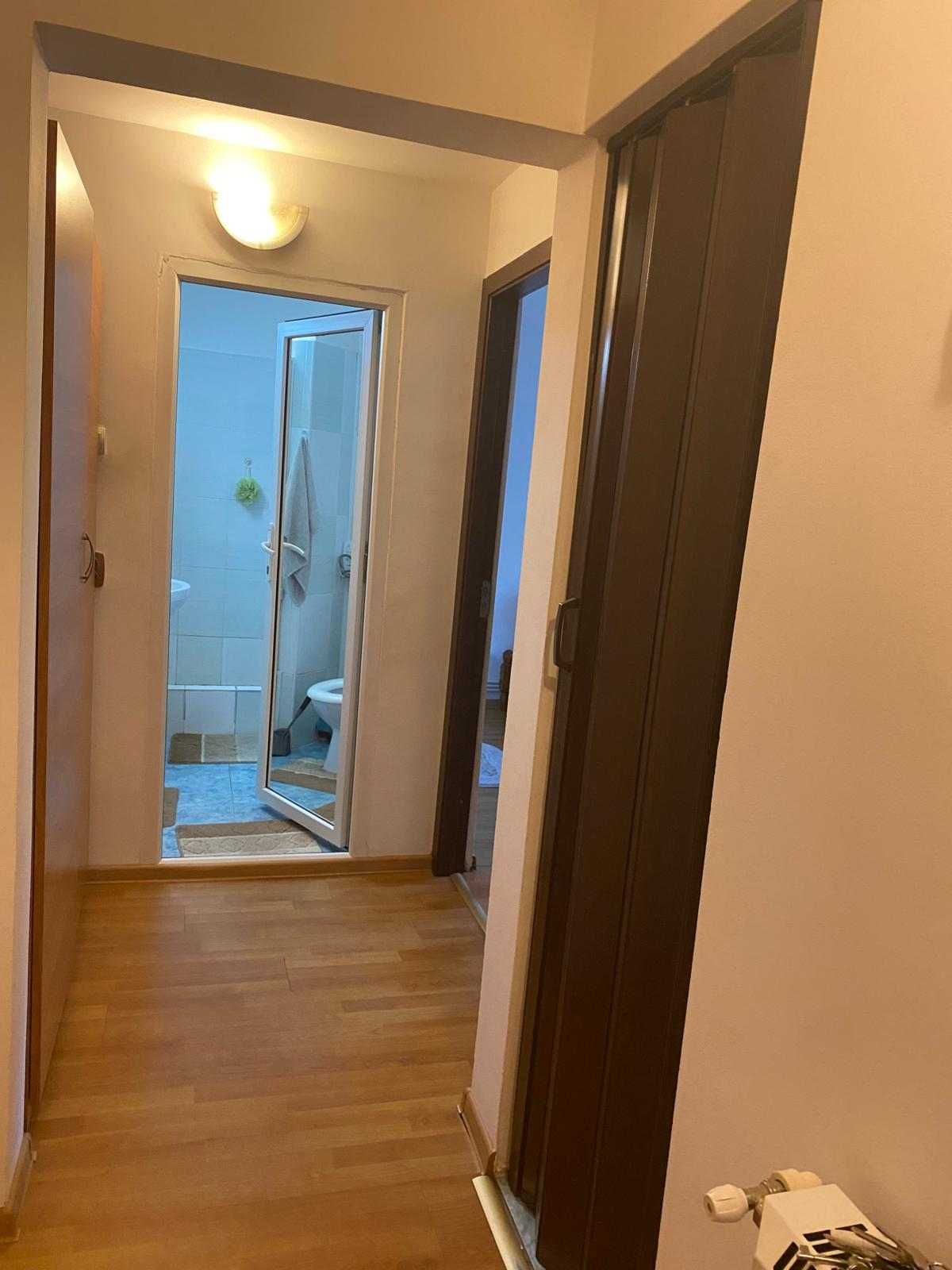 Apartament decomandat de înciriat