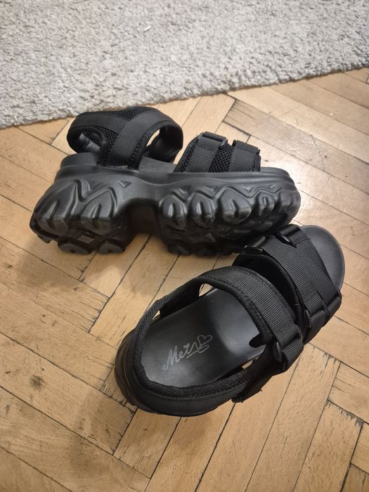 Sandale cu talpa groasa 36