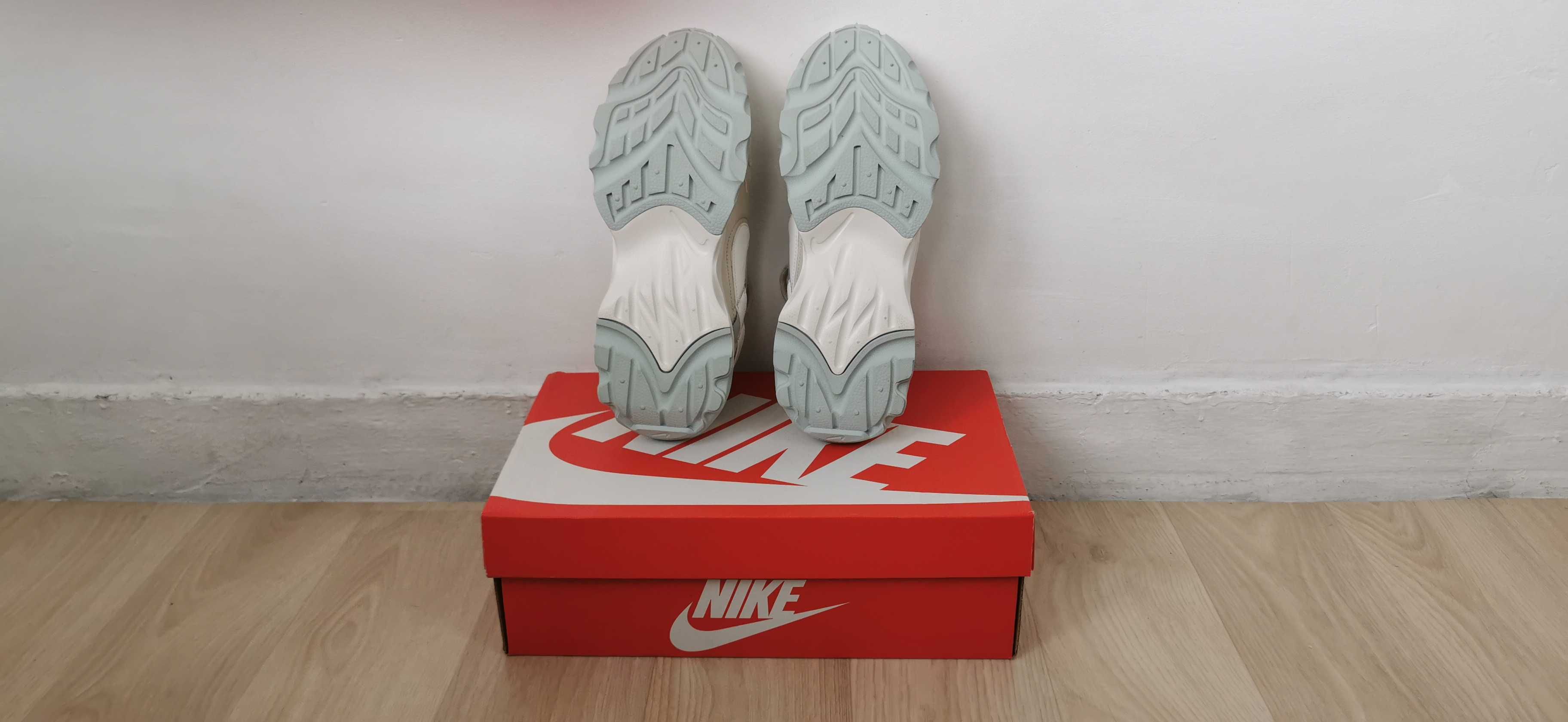 Дамски маратонки NIKE TC 7900 LT OREWOOD BRN/SAIL