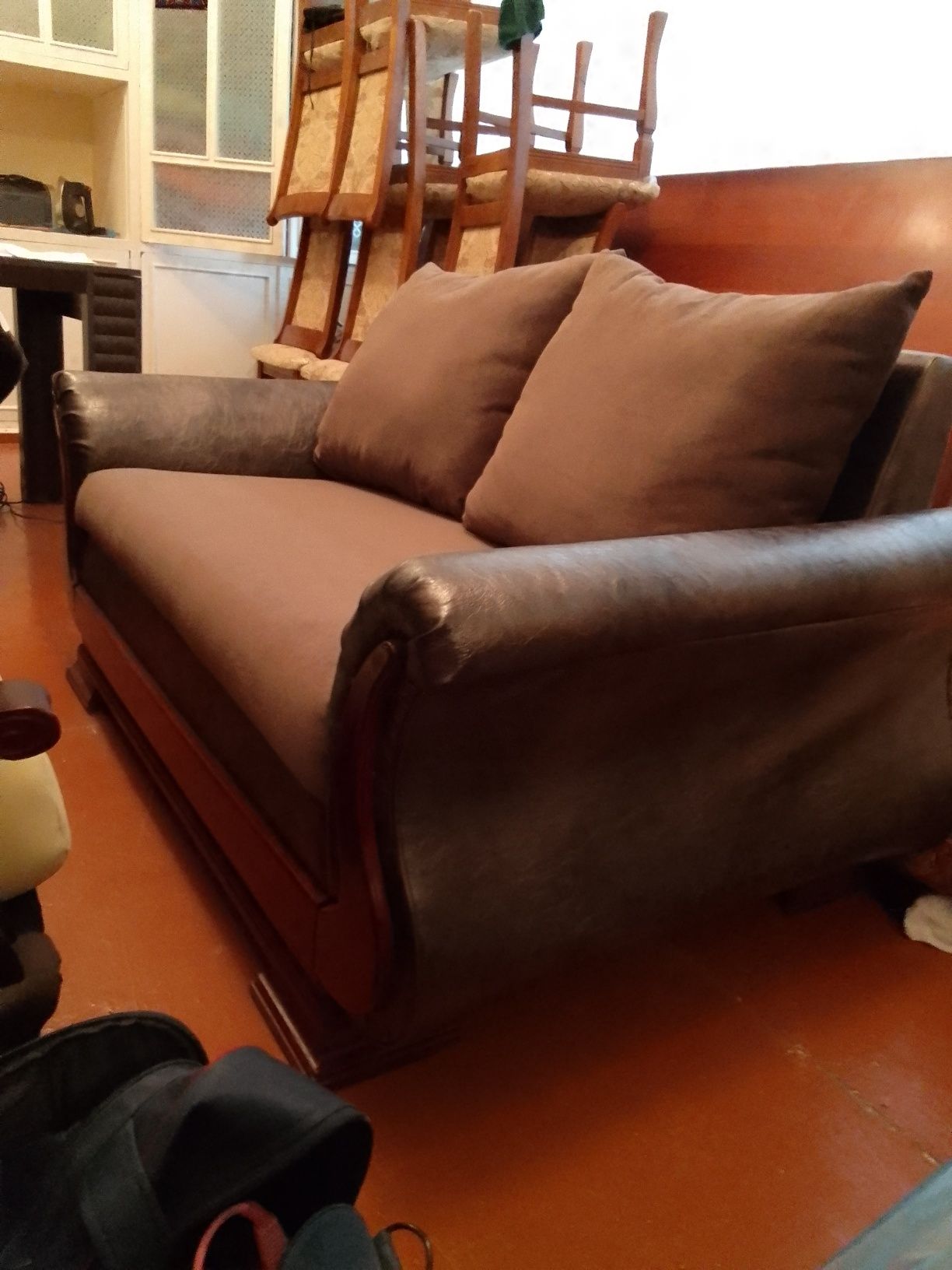 Продается Новый диван 140см*80см.