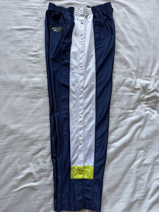 Оригинално долнище на Nike