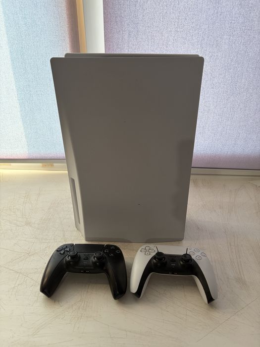 Playstation 5 с 2 контроллерами