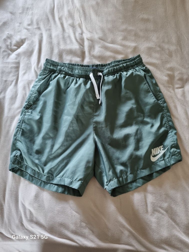 Мъжки къси панталони Nike!