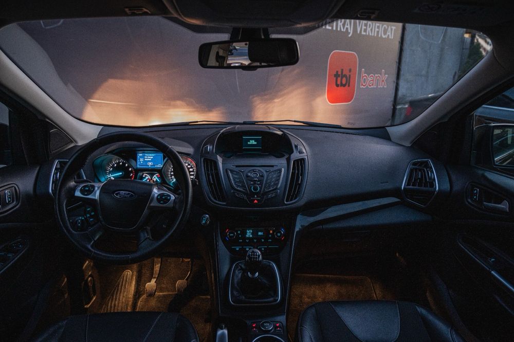 Ford Kuga -2015 - Credit auto-Rate-scaune incalzite-tapiserie piele