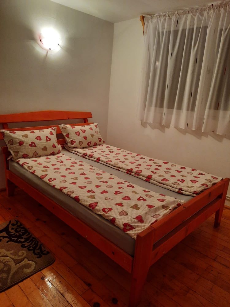 Cabana de inchiriat Doi Stejari cu ciubar Poieni-Valea Draganului