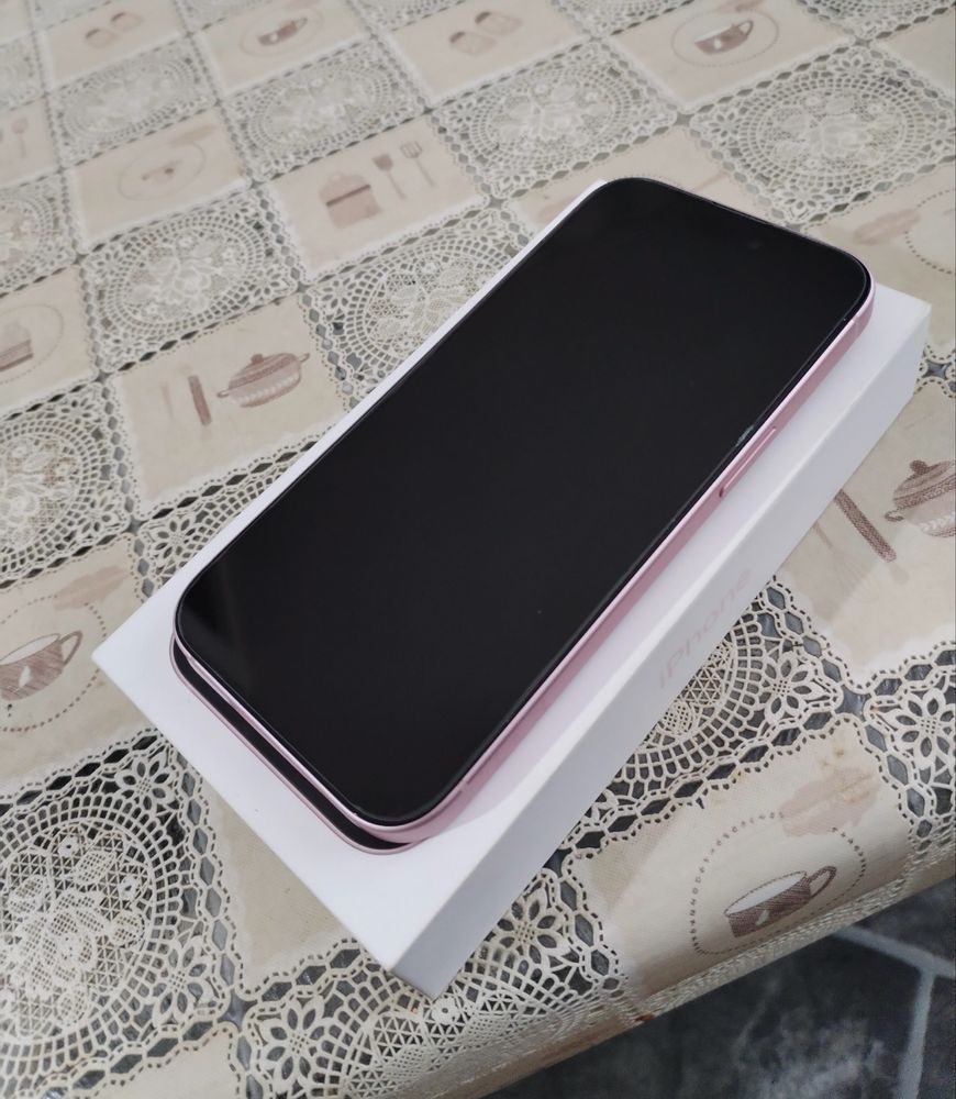 Iphone 15 pink, Apple watch SE 40mm, Airpods 3