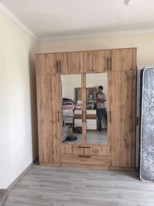 Shkaf sotiladi 990 metri Aksiya narxlarda