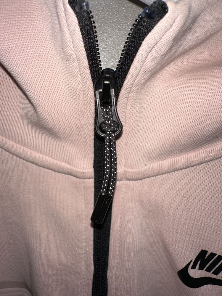 Оригинален Nike tech fleece S розов