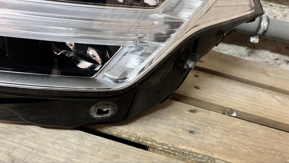 Volvo XC90 II Фарове