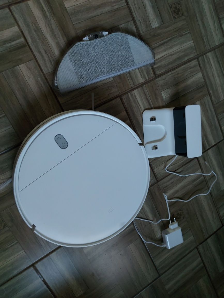 Новый Робот-пылесос Xiaomi Mi Robot Vacuum-Mop Essential MJSTG1 белый