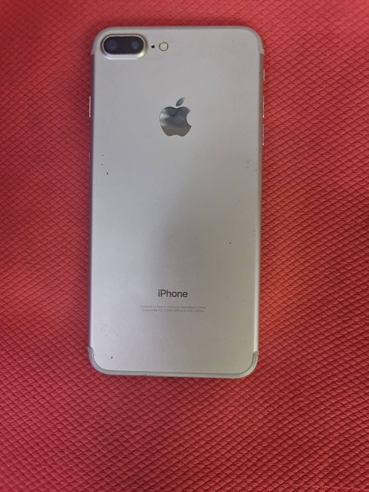 Продам iPhone 7 plus 128 ГБ отпечаток работает