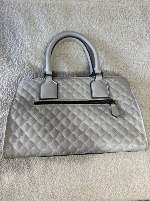 Geanta Guess (+ curea umar)