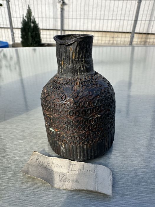Doua obiecte vechi pret 300 lei.