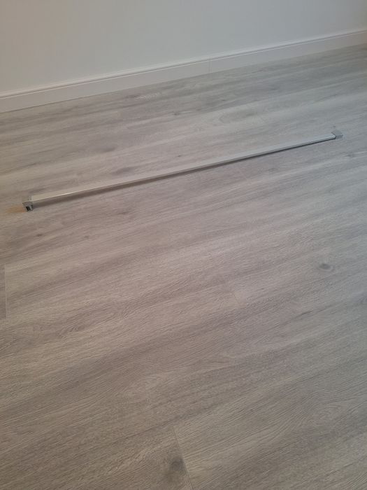 Vând bară  stabilizatoare  paravan  duș  nou, tip Walk- in  .
