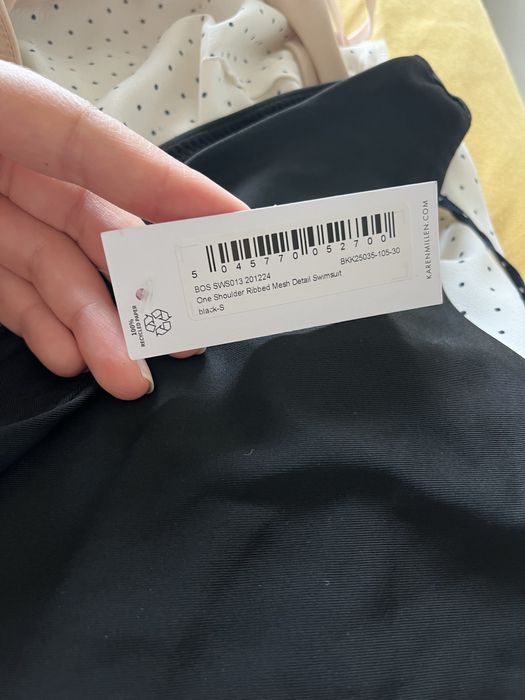 Karen Millen чисто нов черен цял бански с едно рамо