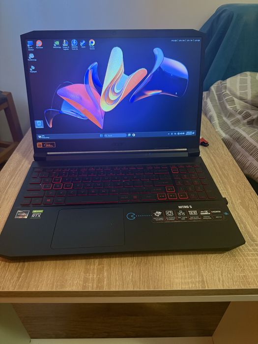 Laptop gaming acer nitro 5, 16 gb ram, 1 TB, rtx 3050, AMD