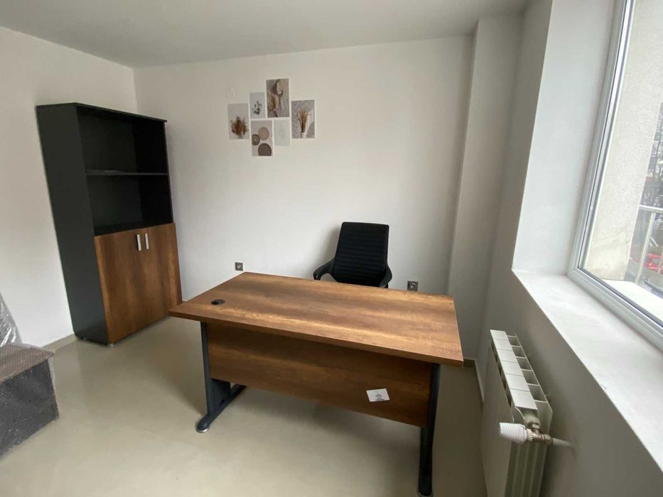 Мебели за офис - столове, секции, бюра