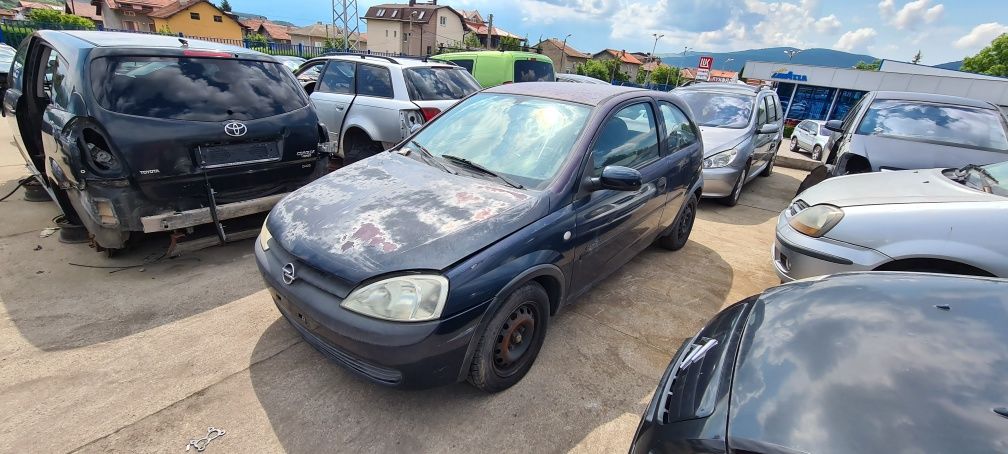 Opel Corsa C 1.2 на части