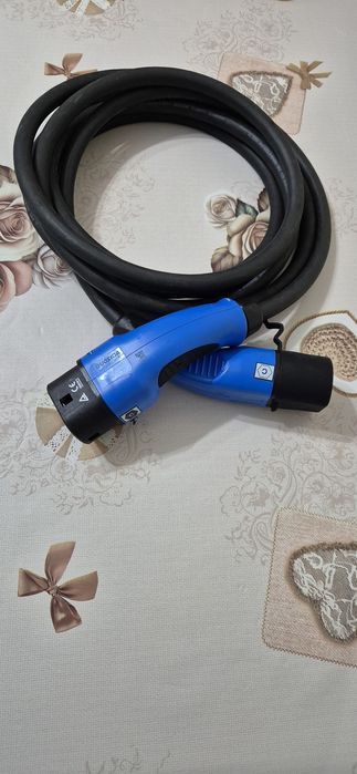 Кабел за зареждане на електромобили Type2