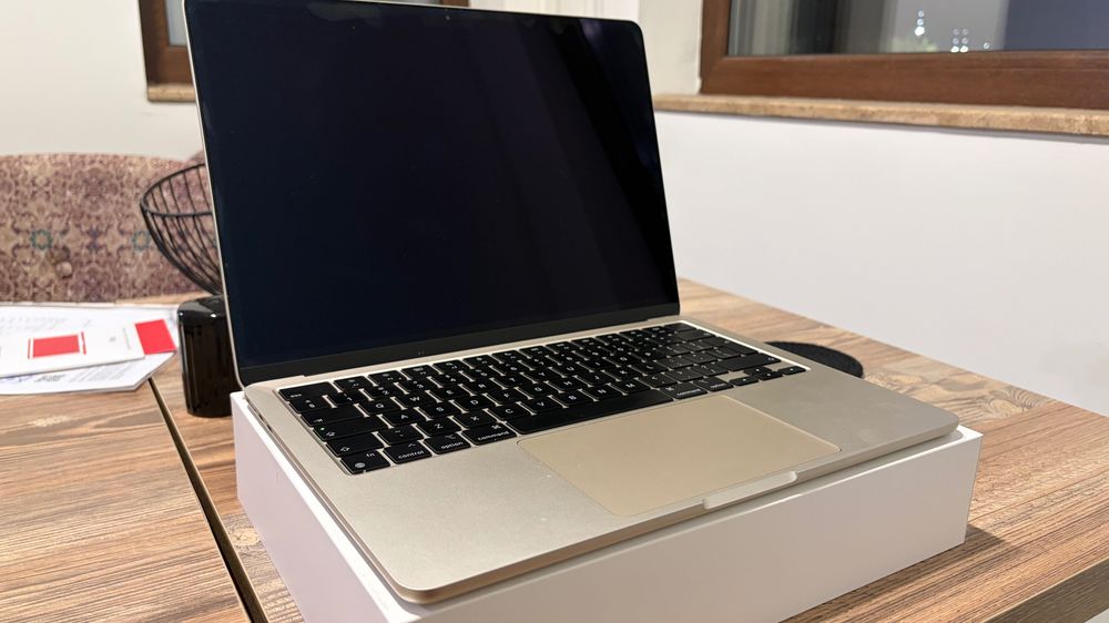 MacBook Air 13.6 inch M2 chip 256GB SSD — миниатюра 1